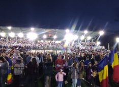 FOTO-VIDEO Stadionul de 1,6 milioane euro de la Săveni inaugurat cu un super-concert cu bani doar din sponsorizări