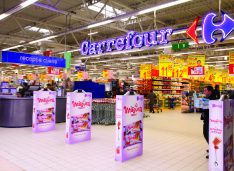 Carrefour va vinde la Botoșani și în șase hypermarketuri din țară telefoane recondiționate